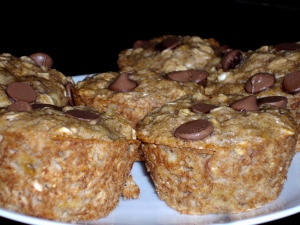 banana oat muffins1